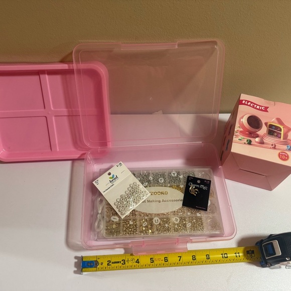 Pink Craft Box with clay bead spinner for bracelets or jewelry, beads and charms - Picture 1 of 6